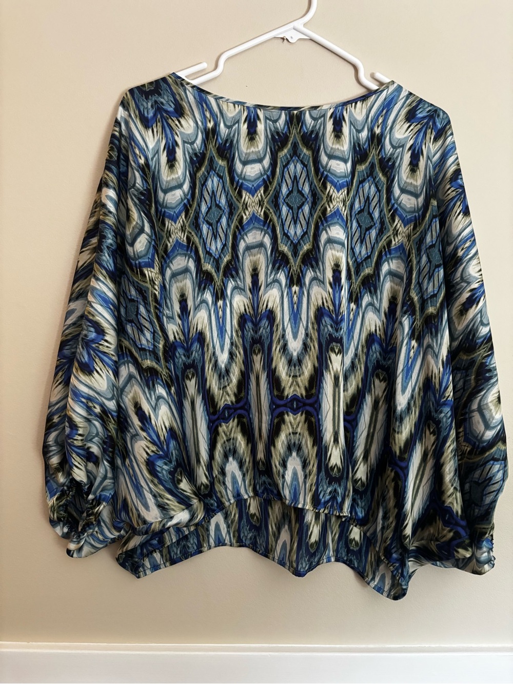 Vince Camuto Blue Abstract Print Dolman Sleeve Blouse Size Medium
